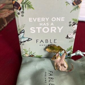 Enamel door mouse pin